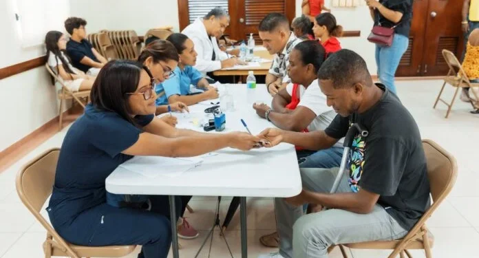 Alcaldía del Distrito Nacional lleva operativo médico y social a La Puya de Arroyo Hondo