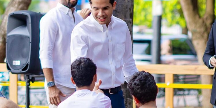 Omar Fernández destina fondo Gadiel para la educación de 9 niños con TEA y TDAH