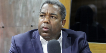 Tony Peña Guaba anuncia que dejará su cargo para enfocarse en aspiraciones presidenciales