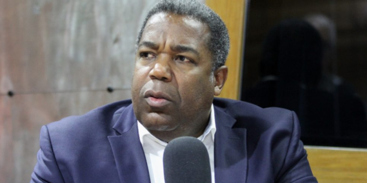 Tony Peña Guaba anuncia que dejará su cargo para enfocarse en aspiraciones presidenciales