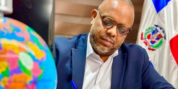 Luis Henríquez habla sobre la deuda pública de RD.