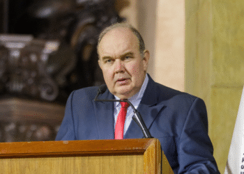 Aliaga renuncia a la alcaldía de Lima para postular a la presidencia del Perú