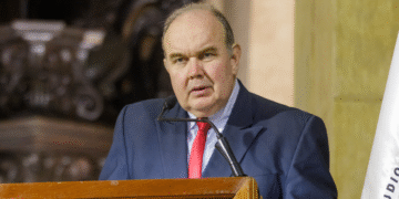 Aliaga renuncia a la alcaldía de Lima para postular a la presidencia del Perú