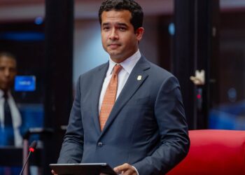 Omar Fernández exige cumplir la ley y liberar de impuestos salarios de hasta RD$52,000