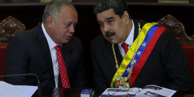 Nuevo buró político de Venezuela: los chavistas que acompañan a Maduro frente a EEUU