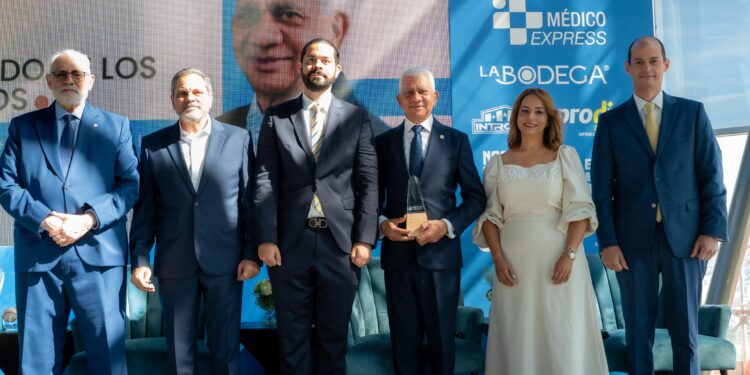 Ricardo de los Santos, presidente del Senado.