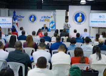 Manuel Conde imparte 1er módulo en diplomado de la escuela del PRM sobre Gestión Municipal