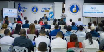 Manuel Conde imparte 1er módulo en diplomado de la escuela del PRM sobre Gestión Municipal