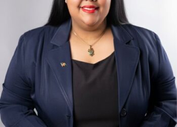 Ninoska Batista lanza candidatura a la Secretaría de Comunicaciones de la JRM en SDE