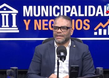 Nilson Batista presenta cinco ejes para una gestión municipal efectiva en Santo Domingo Oeste