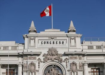 Congreso de Perú al debate.