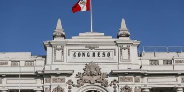 Congreso de Perú al debate.