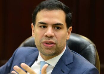 Roberto Ángel advierte que un “outsider” podría irrumpir en la política dominicana rumbo a 2028