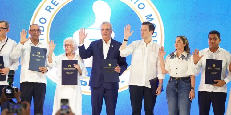 Gloria Reyes asume Organización del PRM con el reto de fortalecer las bases y consolidar la estructura partidaria
