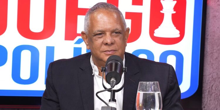 Grullón en Juego Político