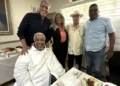 Hipólito Mejía visita a Peña Guaba y resalta su amistad