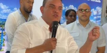 Julio Landrón y tres alcaldes respaldan a David Collado en Sánchez Ramírez